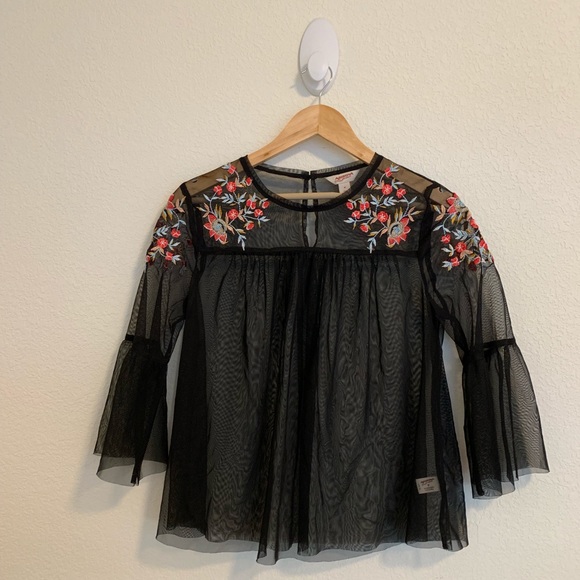 Arizona Jean Company Tops - Arizona Jeans Black Embroidered Bell Sleeve Top M Arizona Jean Company Tops - Arizona Jeans Black Embroidered Bell Sleeve Top M